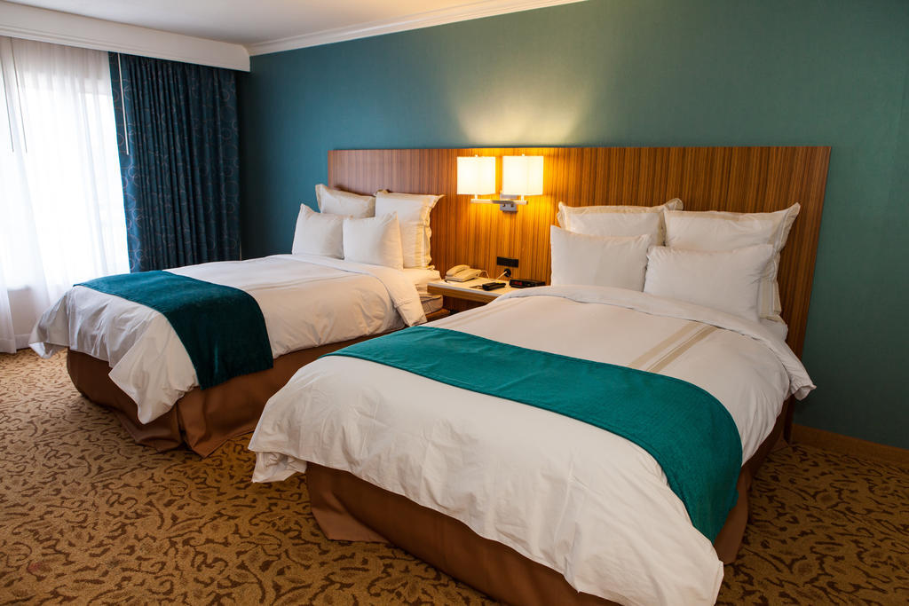 Delta Hotels By Marriott Ontario Airport Bilik gambar